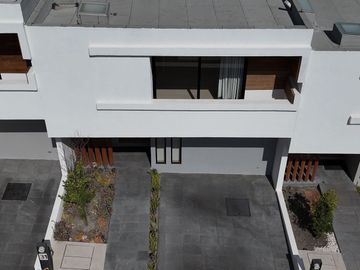 Se Vende: Hermosa Residencia en Zibatá, Club de Golf