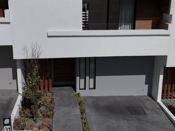 Se Vende: Hermosa Residencia en Zibatá, Club de Golf