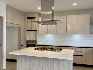 Se Vende: Hermosa Residencia en Zibatá, Club de Golf