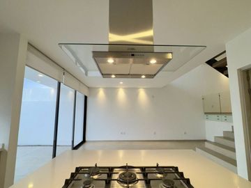 Se Vende: Hermosa Residencia en Zibatá, Club de Golf