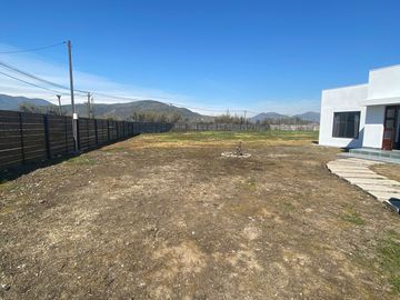 Se vende Parcela con casa estilo Mediterránea