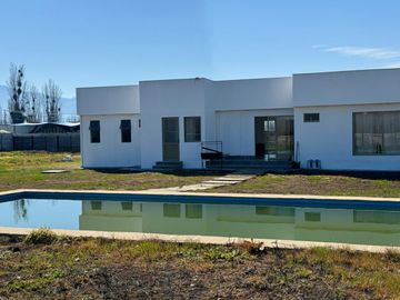 Se vende Parcela con casa estilo Mediterránea