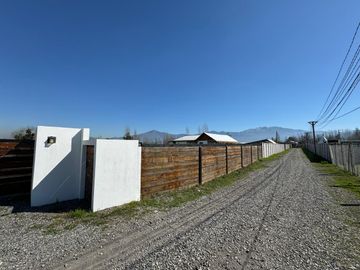 Se vende Parcela con casa estilo Mediterránea