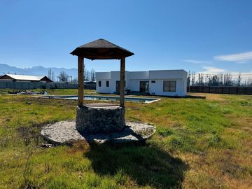 Se vende Parcela con casa estilo Mediterránea