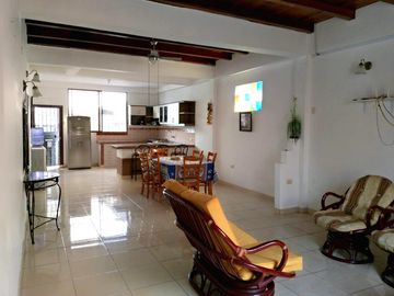 Casa en Venta en Salinas, a pocos metros del Malecón MarH