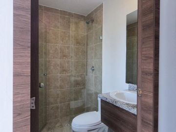 Venta Casa 3 dormitorios   2 parqueos. Armenia 1. Cerca al colegio Liceo Naval. Crédito VIP