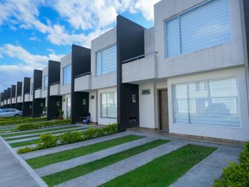 Venta Casa 3 dormitorios   2 parqueos. Armenia 1. Cerca al colegio Liceo Naval. Crédito VIP