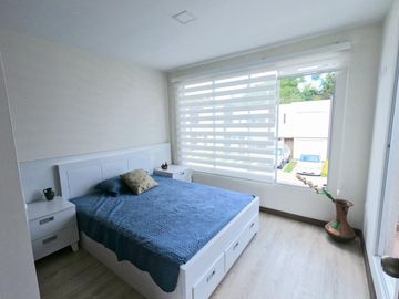 Venta Casa 3 dormitorios   2 parqueos. Armenia 1. Cerca al colegio Liceo Naval. Crédito VIP