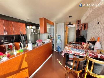 Departamento en Venta en Edificio Punta Cavancha piso 11 TN (2 estacionamientos)