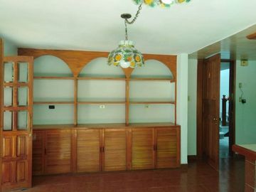 VENTA CASA VILLA CARMEL, ZONA SAN MANUEL, MIRADOR!!!
