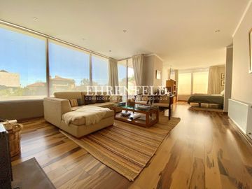 Bosques de Montemar, Concón. Casa con finas terminaciones.
