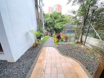 CASA COMERCIAL EN ARRIENDO UBICADA EN EL POBLADO  SECTOR LOMA DEL CAMPESTRE