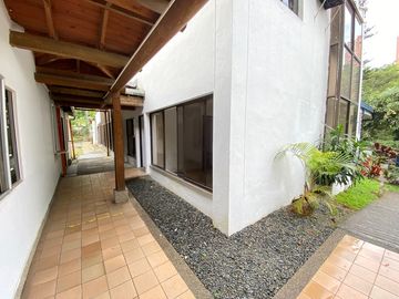 CASA COMERCIAL EN ARRIENDO UBICADA EN EL POBLADO  SECTOR LOMA DEL CAMPESTRE
