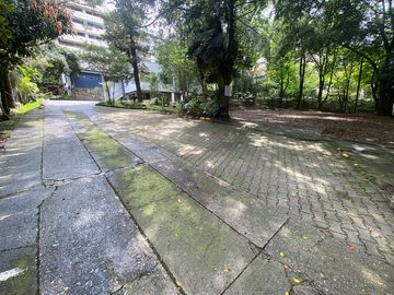 CASA COMERCIAL EN ARRIENDO UBICADA EN EL POBLADO  SECTOR LOMA DEL CAMPESTRE