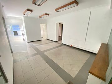 CASA COMERCIAL EN ARRIENDO UBICADA EN EL POBLADO  SECTOR LOMA DEL CAMPESTRE