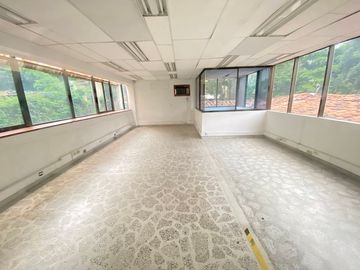 CASA COMERCIAL EN ARRIENDO UBICADA EN EL POBLADO  SECTOR LOMA DEL CAMPESTRE