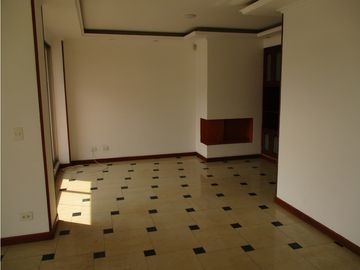 SE VENDE APARTAMENTO EN PORTAL DE MODELIA - PJAL