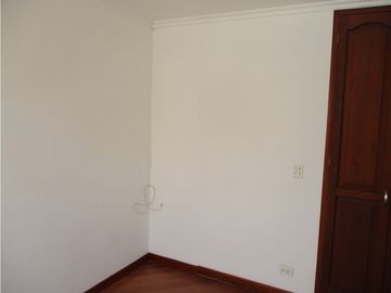 SE VENDE APARTAMENTO EN PORTAL DE MODELIA - PJAL