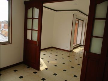 SE VENDE APARTAMENTO EN PORTAL DE MODELIA - PJAL