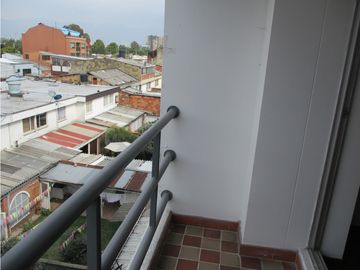 SE VENDE APARTAMENTO EN PORTAL DE MODELIA - PJAL