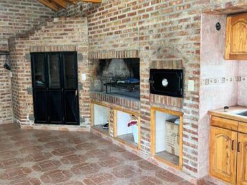Venta- Casa 3 dormitorios   Depto. 1 dormit- Country Los Cedros- Plottier- Neuquén