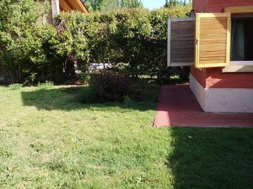 Venta- Casa 3 dormitorios   Depto. 1 dormit- Country Los Cedros- Plottier- Neuquén