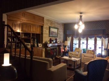 Venta - Chalet 4 amb. en Quilmes Residencial c/ piscina y quincho - U$S 250.000