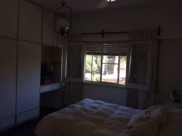 Venta - Chalet 4 amb. en Quilmes Residencial c/ piscina y quincho - U$S 250.000