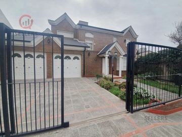 Venta-  Casa 3 Dormitorios-  Santa Genoveva- Neuquén
