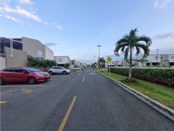 VENDO CASA EN CALI/VALLE (CIUDAD COUNTRY)