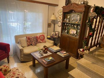 VENTA CASA / PH en  OLIVOS GOLF / 6 AMBIENTES SIN EXPENSAS.