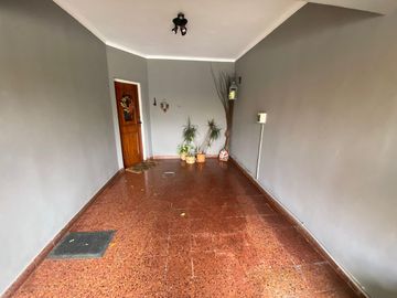 VENTA CASA / PH en  OLIVOS GOLF / 6 AMBIENTES SIN EXPENSAS.