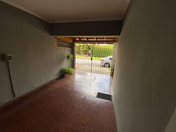 VENTA CASA / PH en  OLIVOS GOLF / 6 AMBIENTES SIN EXPENSAS.