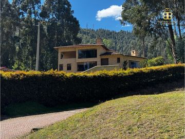 SE VENDE MAGNFICA CASA EN BOSQUES DE RENANIA EN BRICEÑO
