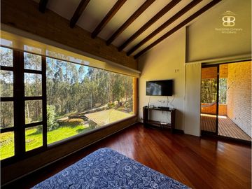 SE VENDE MAGNFICA CASA EN BOSQUES DE RENANIA EN BRICEÑO