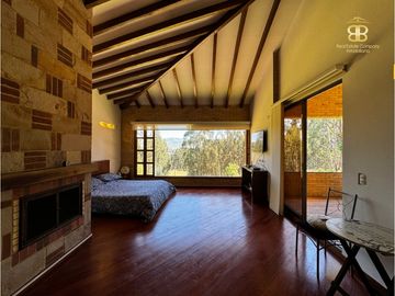 SE VENDE MAGNFICA CASA EN BOSQUES DE RENANIA EN BRICEÑO