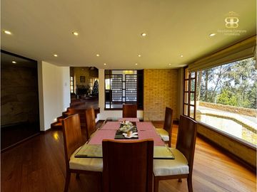SE VENDE MAGNFICA CASA EN BOSQUES DE RENANIA EN BRICEÑO