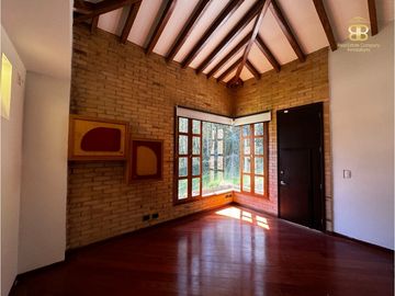 SE VENDE MAGNFICA CASA EN BOSQUES DE RENANIA EN BRICEÑO