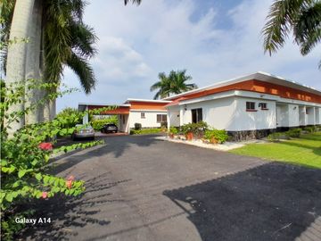 Venta O Alquiler Casa Campestre a 500 metros del Club Campestre