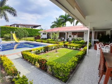 Venta O Alquiler Casa Campestre a 500 metros del Club Campestre