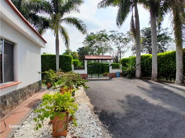 Venta O Alquiler Casa Campestre a 500 metros del Club Campestre