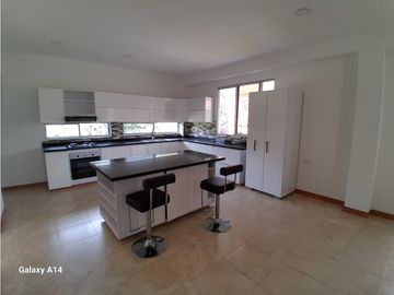 Venta O Alquiler Casa Campestre a 500 metros del Club Campestre