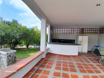 Venta O Alquiler Casa Campestre a 500 metros del Club Campestre