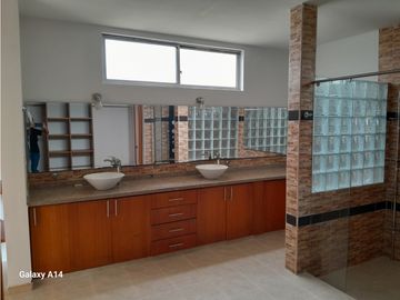 Venta O Alquiler Casa Campestre a 500 metros del Club Campestre