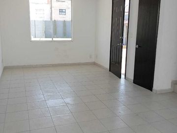 Casa en Venta en A 5 MIN DE GALERIAS METEPEC.