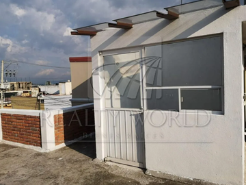 Casa en Venta en A 5 MIN DE GALERIAS METEPEC.