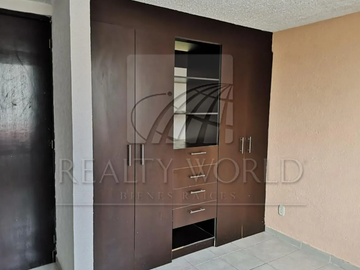 Casa en Venta en A 5 MIN DE GALERIAS METEPEC.
