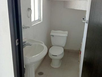 Casa en Venta en A 5 MIN DE GALERIAS METEPEC.