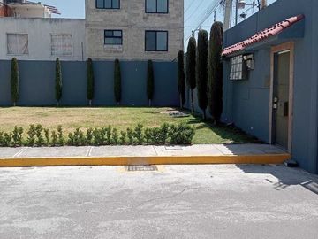 Casa en Venta en A 5 MIN DE GALERIAS METEPEC.