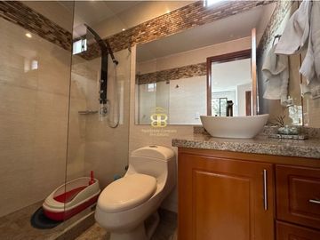 SE VENDE HERMOSA CASA CHIA